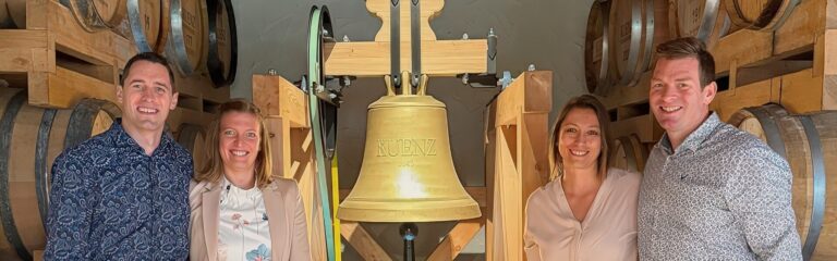 Weltpremiere in Tirol: Kuenz Naturbrennerei enthüllt erste Whisky-Glocke