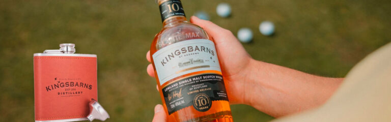 Wer gewinnt den brandneuen, limitierten Kingsbarns 10yo mit persönlicher Gravur samt Leder-Flachmann? Finden Sie es heraus!