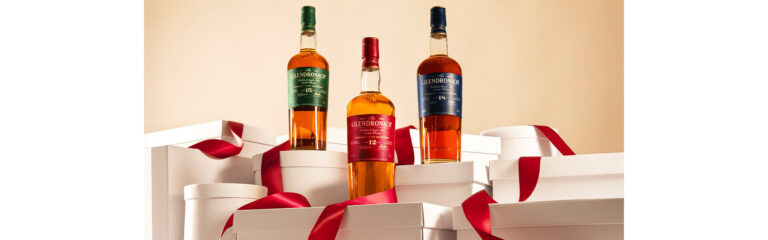 Feiertage mit Brown-Forman: Genussvolle Geschenkideen für die Weihnachtszeit