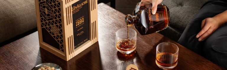 The GlenAllachie präsentiert The GlenAllachie 1990 / 35-year-old Cask Strength