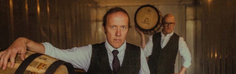 Teerenpeli x Apulanta: Whiskyreifung zu der Musik der Finnischen Rockband – auf 432Hz gestimmt