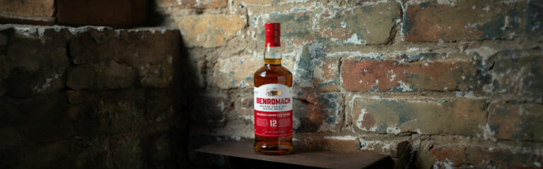 Gewinnen Sie jetzt gleich 6x den brandneuen Benromach 12 y.o. aus First Fill Sherry Casks – der neue Star im Sortiment der Speyside-Brennerei