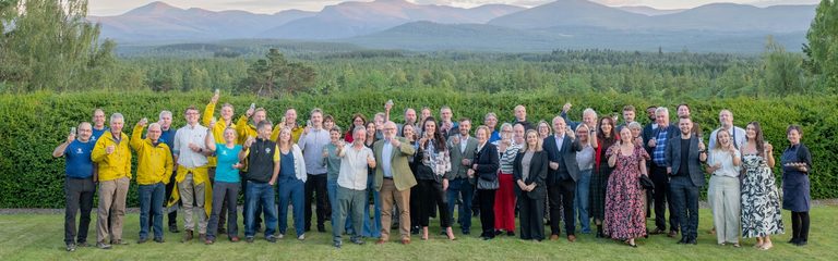 Video: Tomintoul und Cairngorm Mountain Rescue Team bringen Film „Spirit of the Cairngorms“
