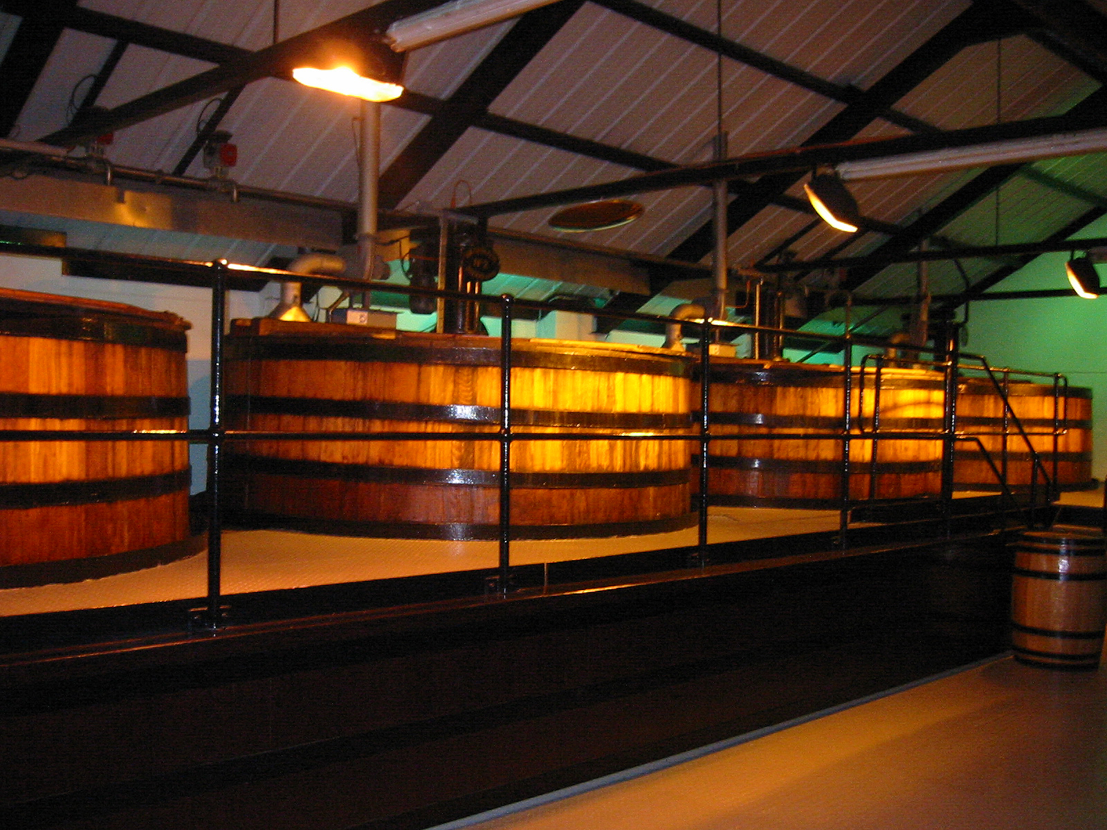 Whisky im Bild: Maischbottiche in Auchentoshan
