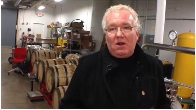 Amerikanische Destillerie reift Whiskey in nur einer Woche